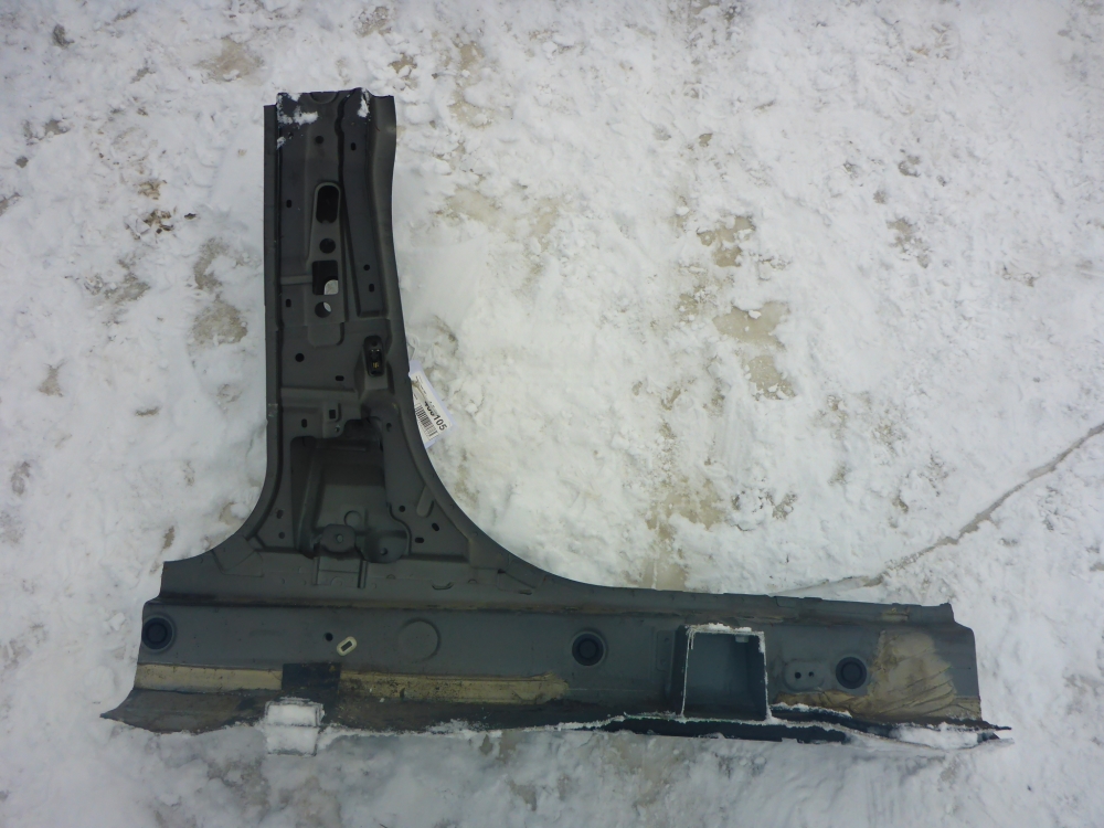 Порог со стойкой левый