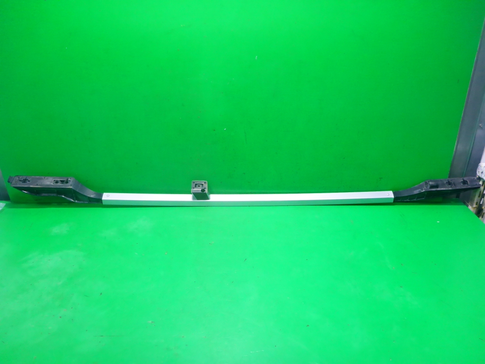 Рейлинг (релинг) правый (планка на крышу)