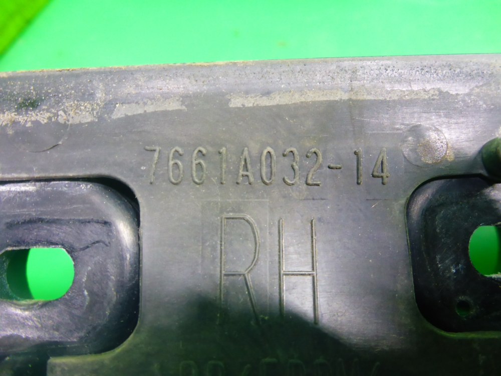 Рейлинг (релинг) правый (планка на крышу)