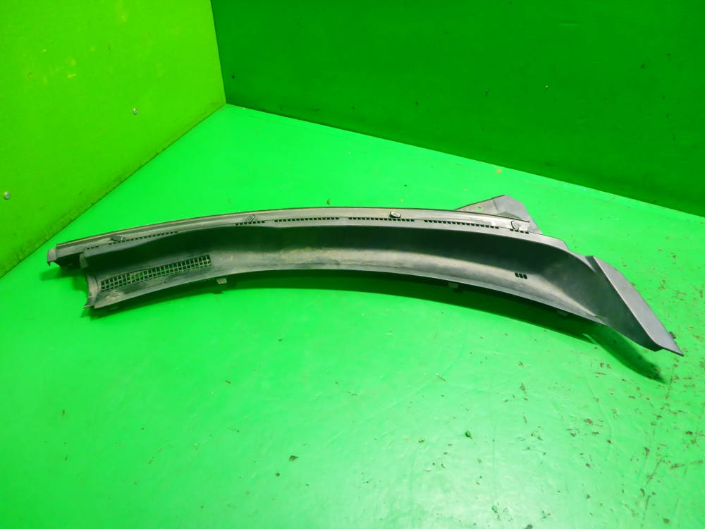 Решетка стеклоочистителей (Жабо)