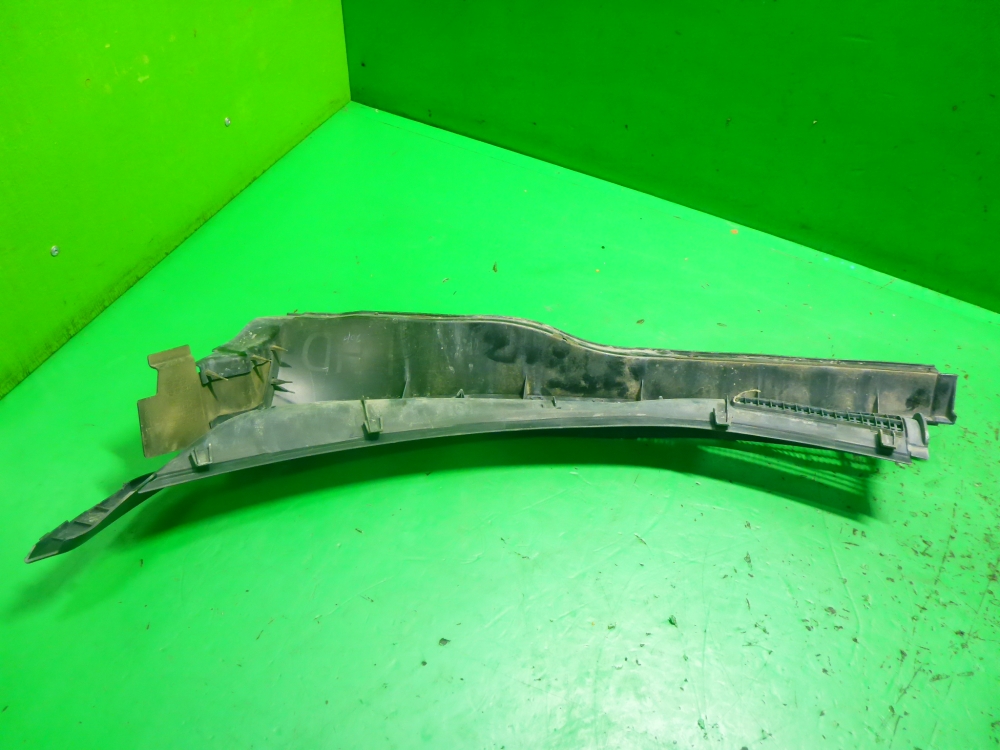 Решетка стеклоочистителей (Жабо)