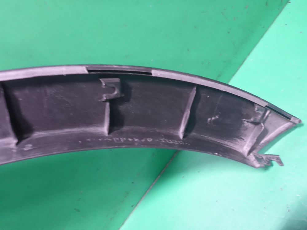 Накладка заднего крыла правого