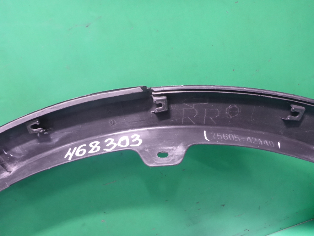 Накладка заднего крыла правого