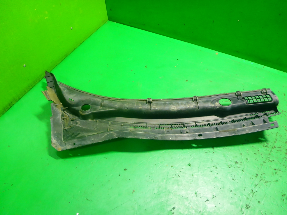 Решетка стеклоочистителей (Жабо)