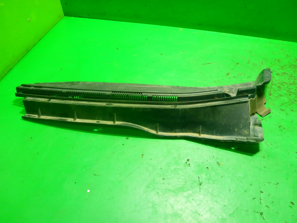 Решетка стеклоочистителей (Жабо)