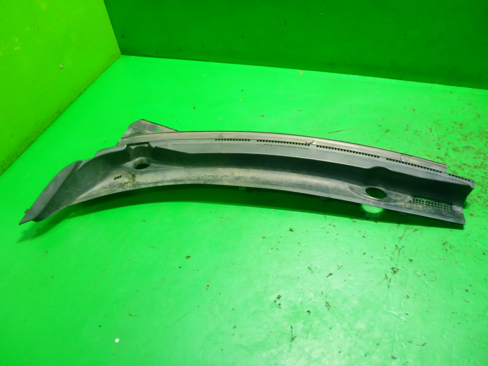 Решетка стеклоочистителей (Жабо)