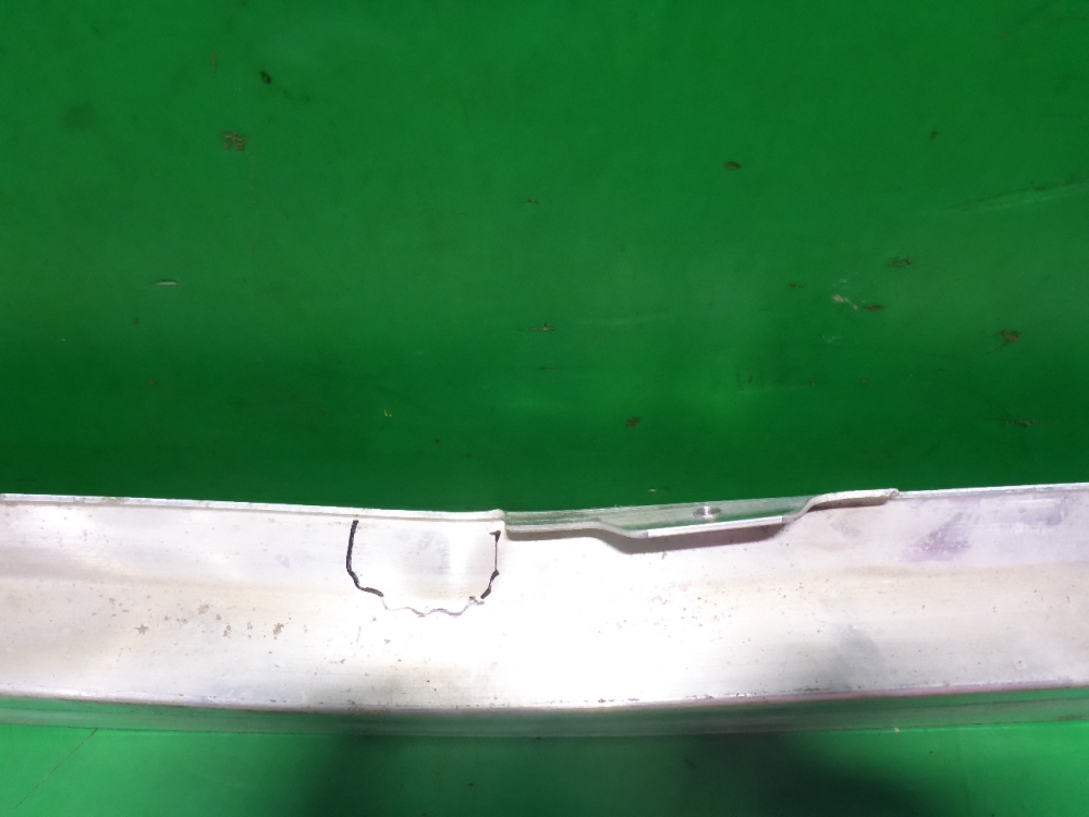 Усилитель переднего бампера