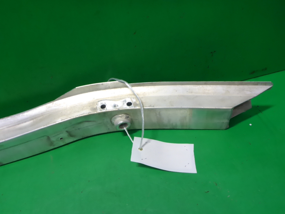 Усилитель переднего бампера