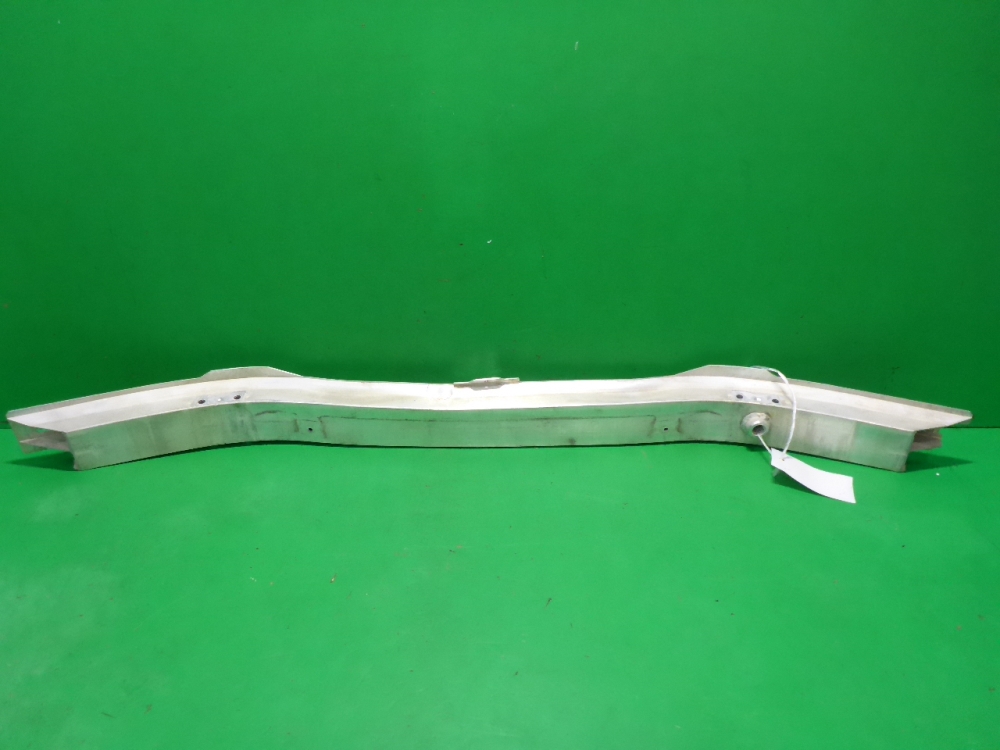 Усилитель переднего бампера