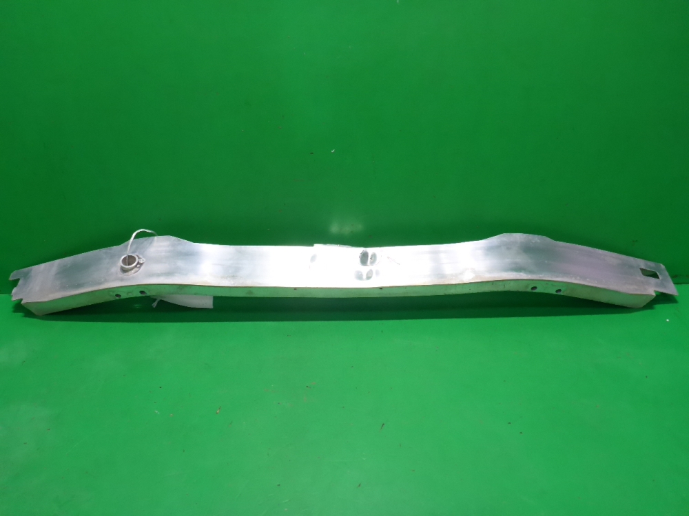 Усилитель переднего бампера