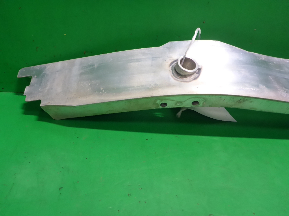 Усилитель переднего бампера