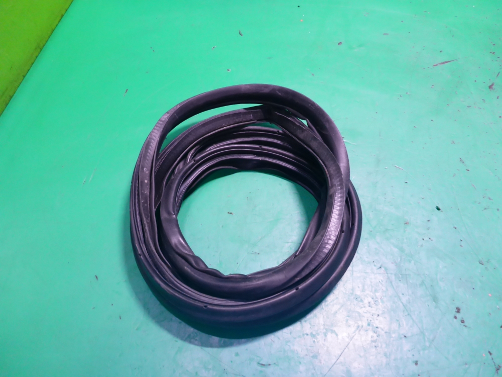 Уплотнитель двери