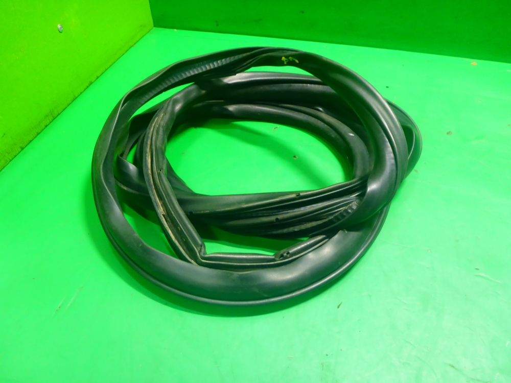 Уплотнитель двери