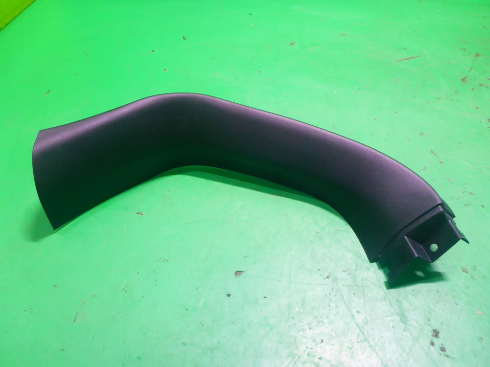 Обшивка двери багажника