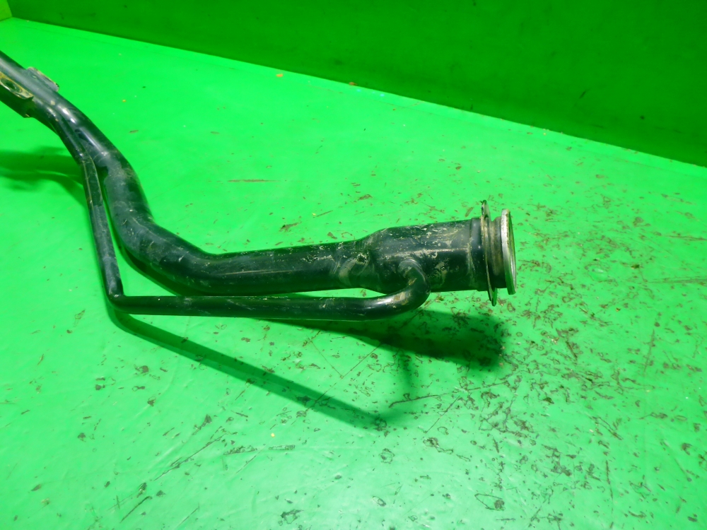 Горловина топливного бака