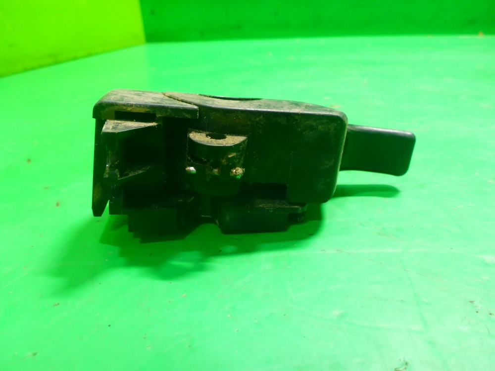 Ручка открывания лючка бензобака