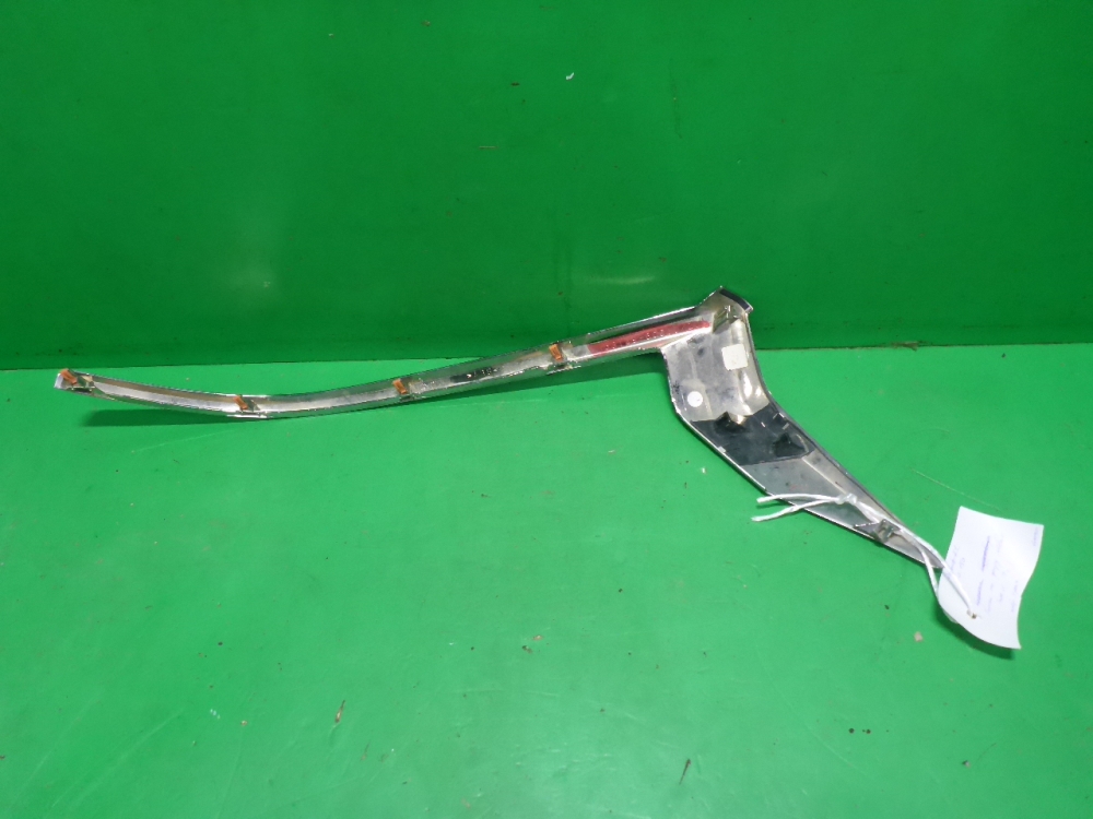 Планка под фару левая