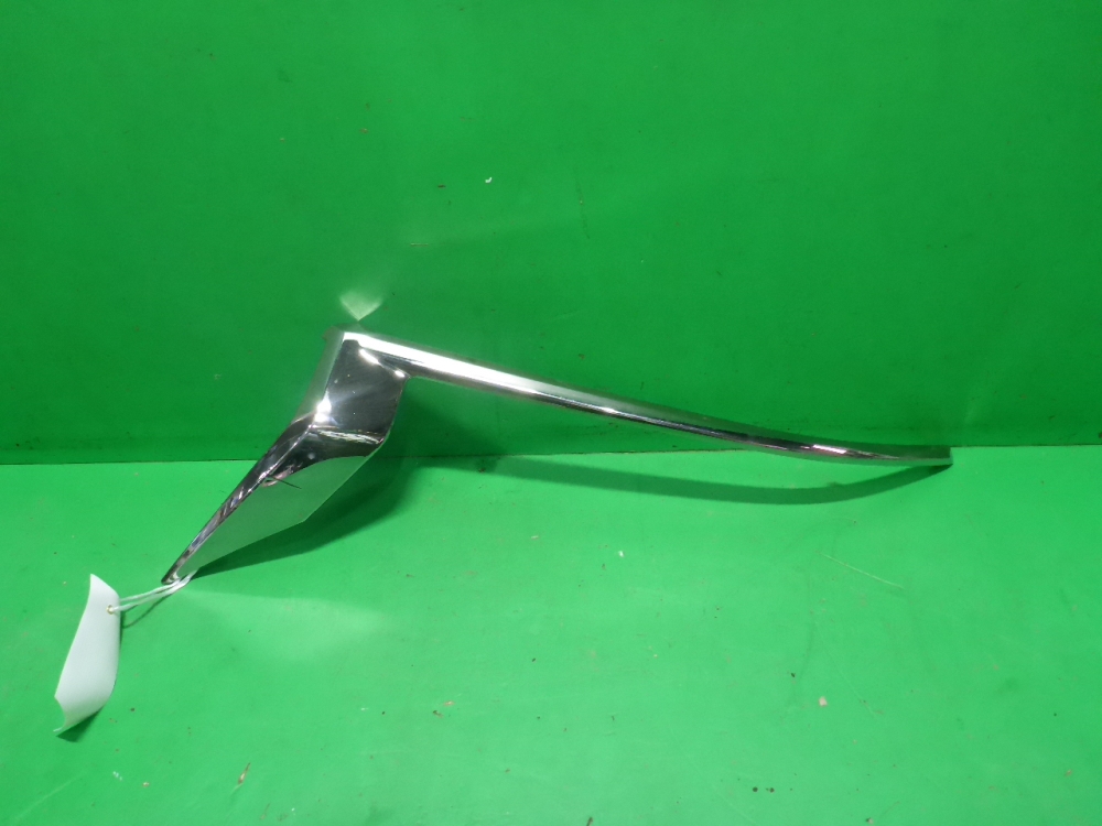 Планка под фару левая