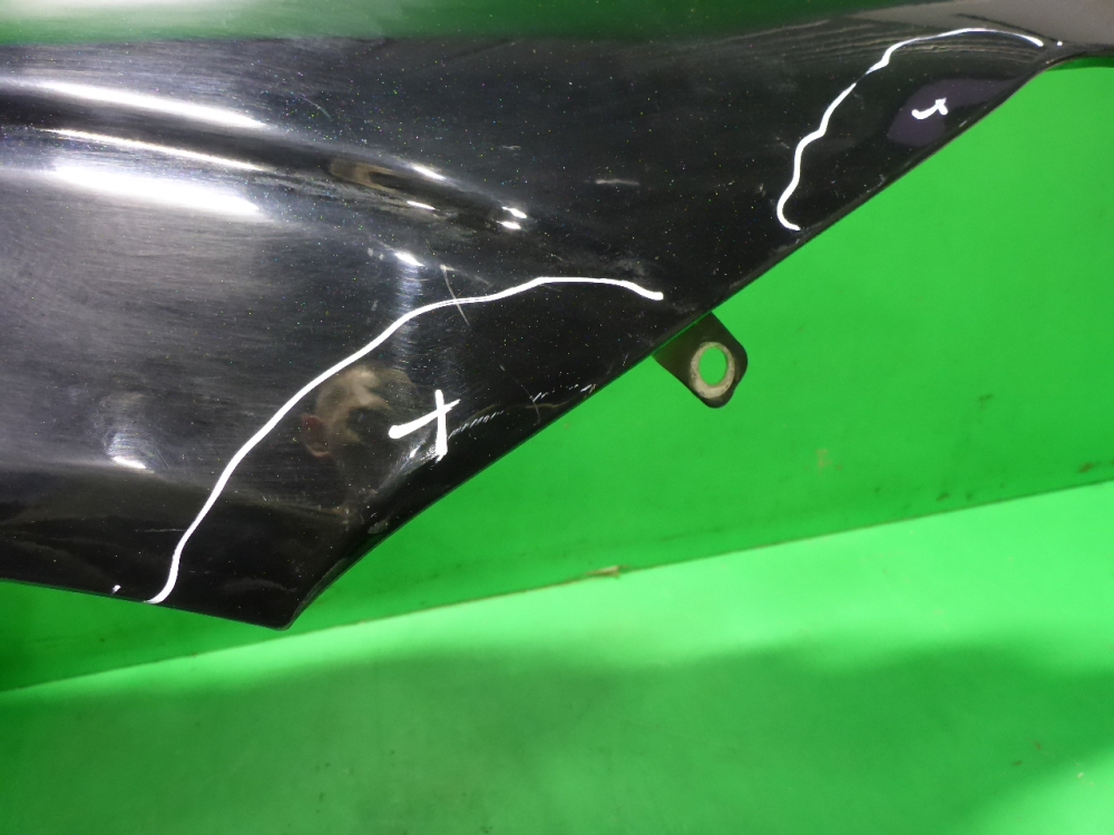 Крыло переднее правое