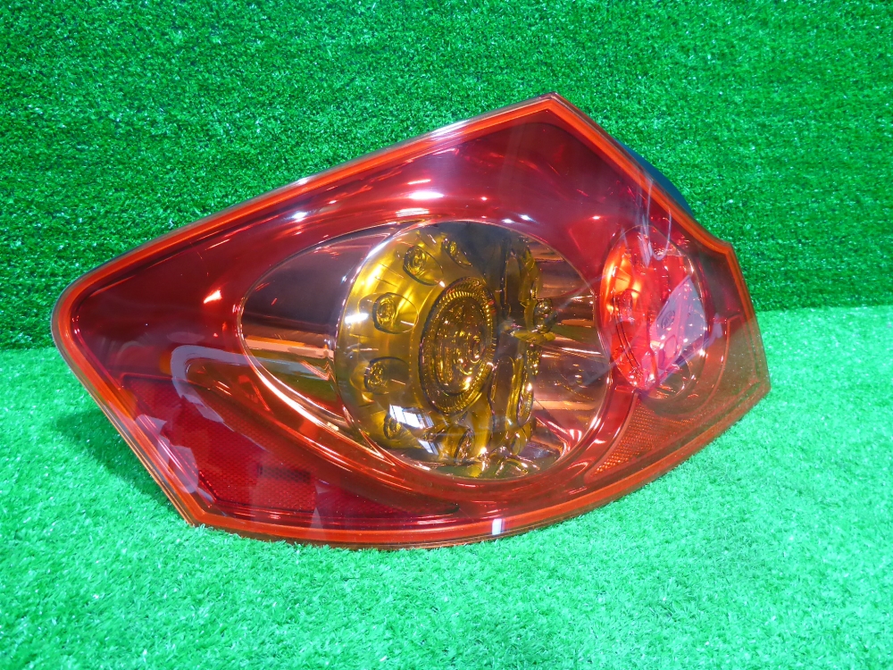 Фонарь задний наружный левый