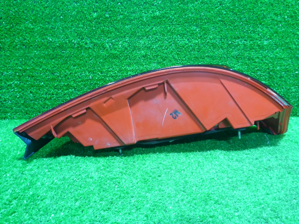 Фонарь задний наружный правый