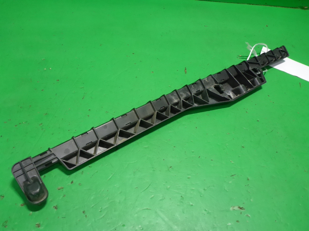 Направляющая стекла двери