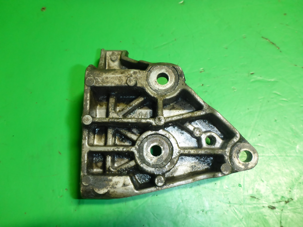 Кронштейн ГУР