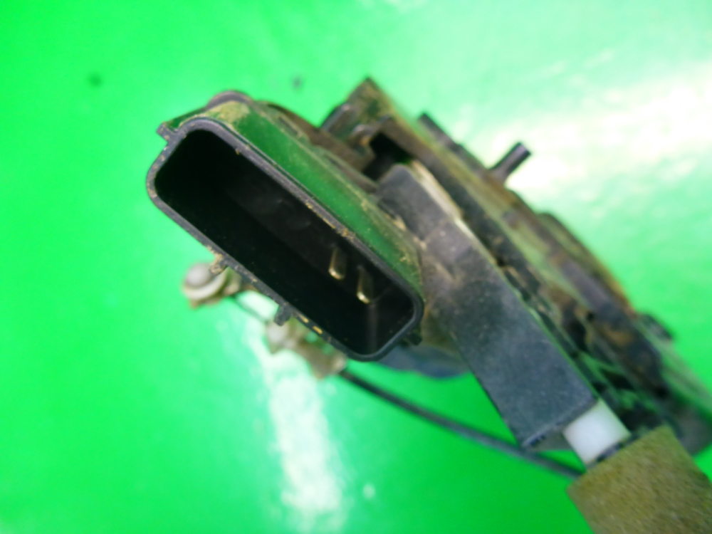 Замок двери задней левой