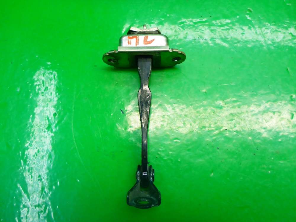 Ограничитель двери