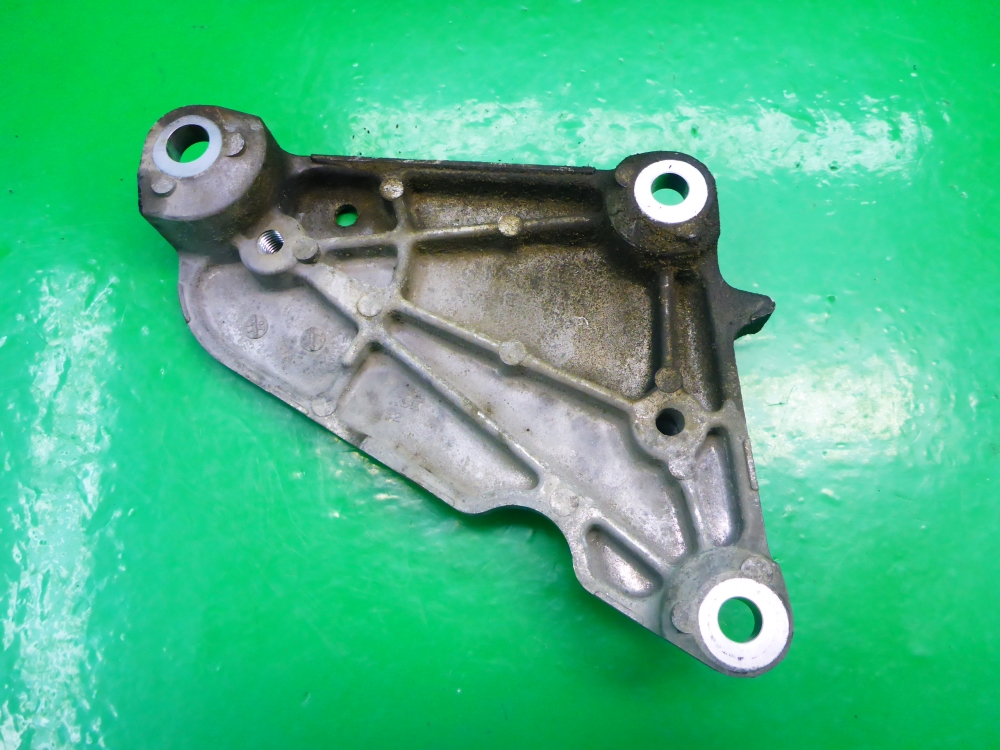 Кронштейн ролика-натяжителя руч. ремня