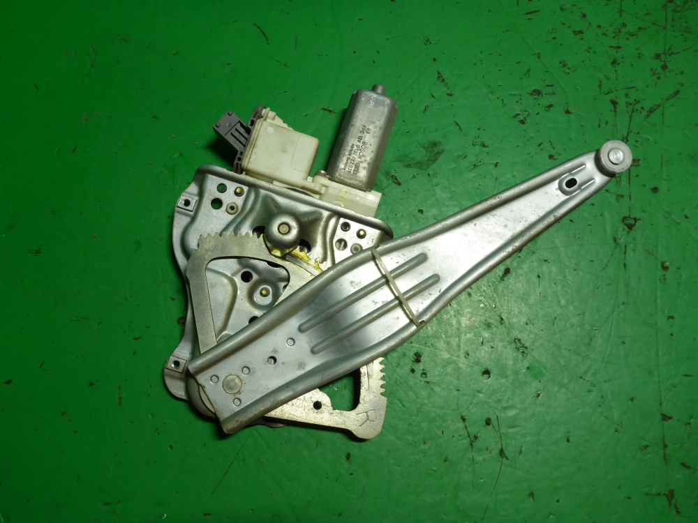 Стеклоподъемник электр. задний правый