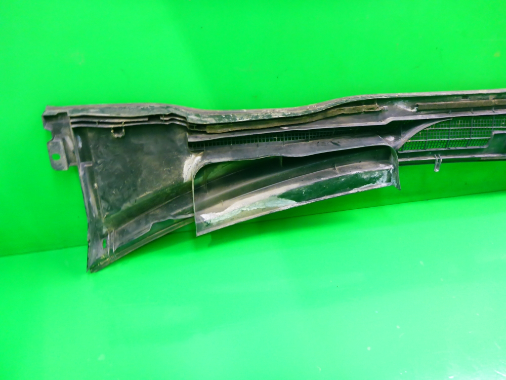 Решетка стеклоочистителей (Жабо)