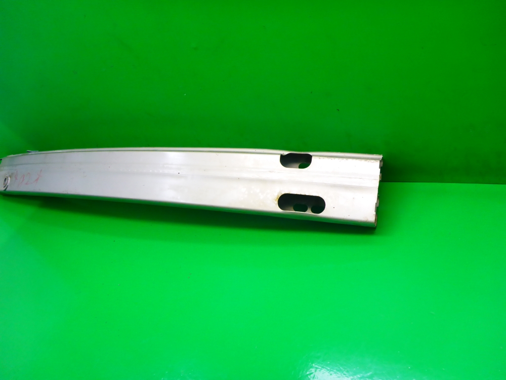 Усилитель переднего бампера