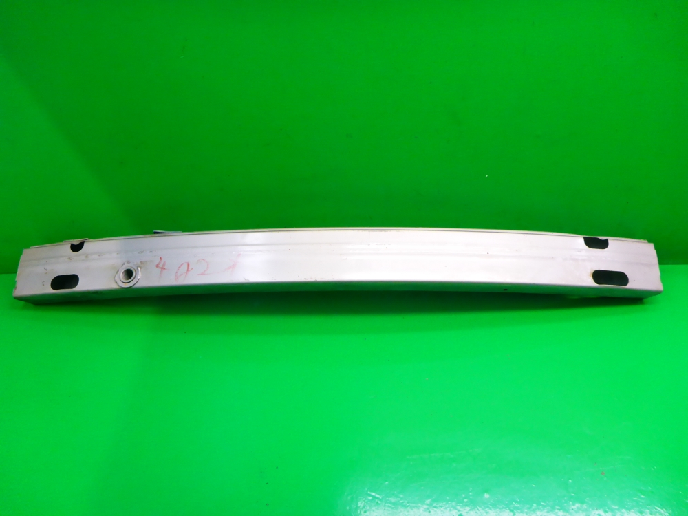 Усилитель переднего бампера