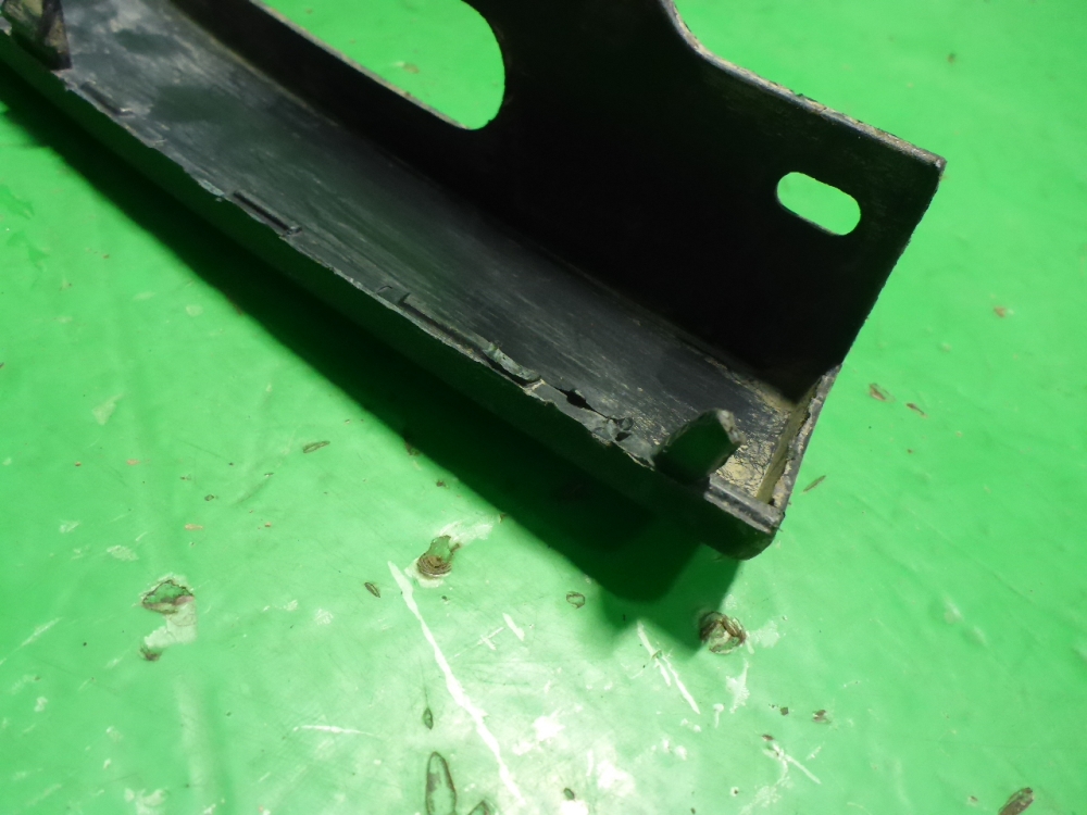 Накладка переднего крыла правого