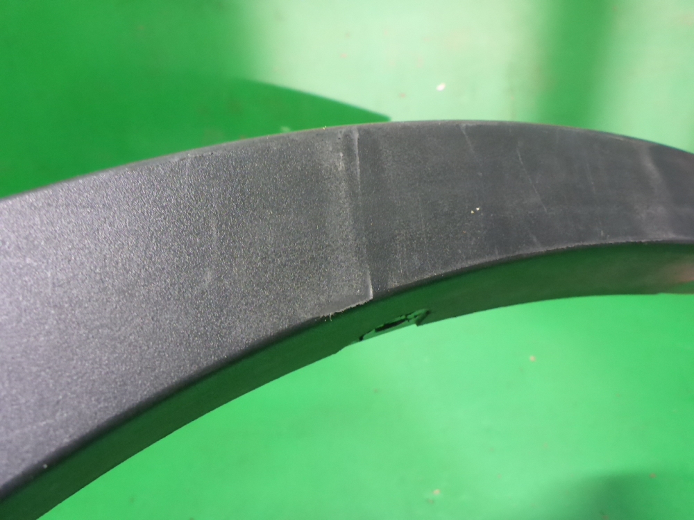 Накладка заднего крыла правого