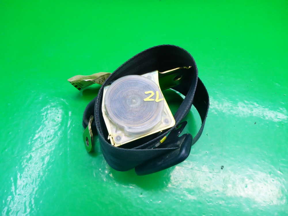 Ремень безопасности