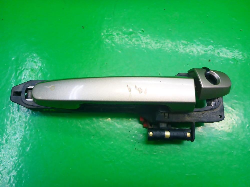 Ручка двери передней наружная правая