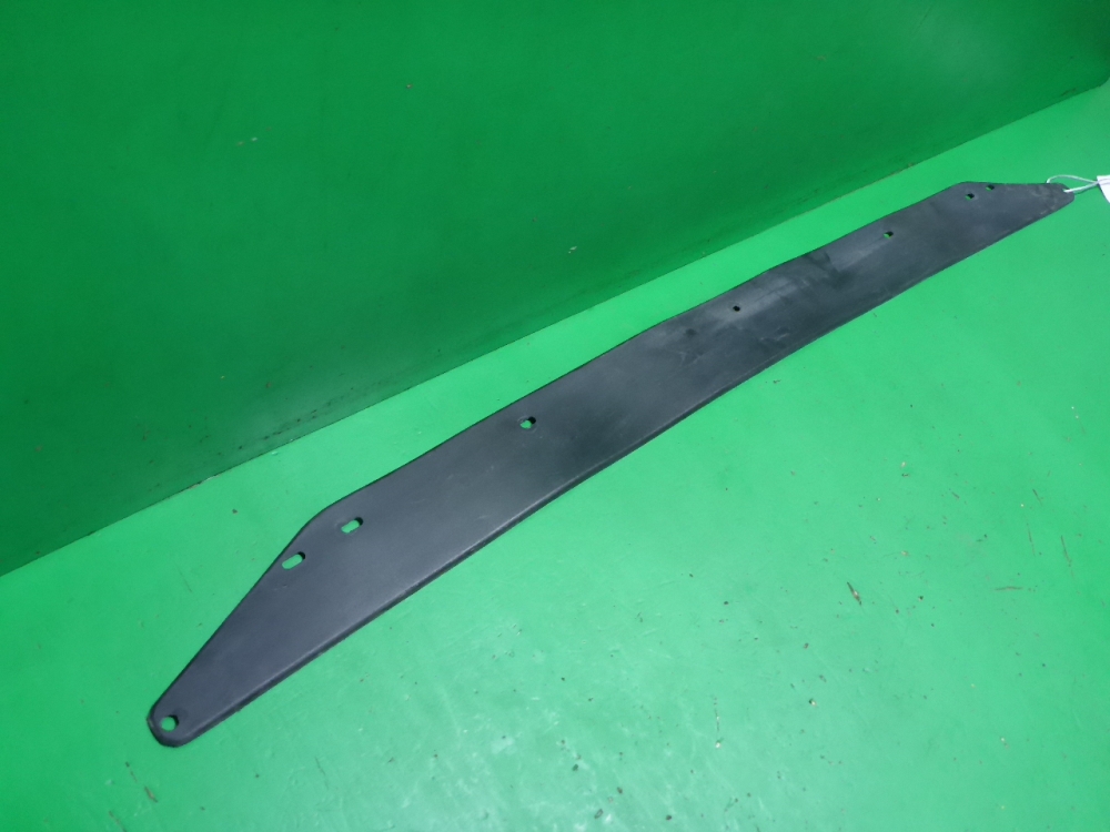 Накладка переднего бампера