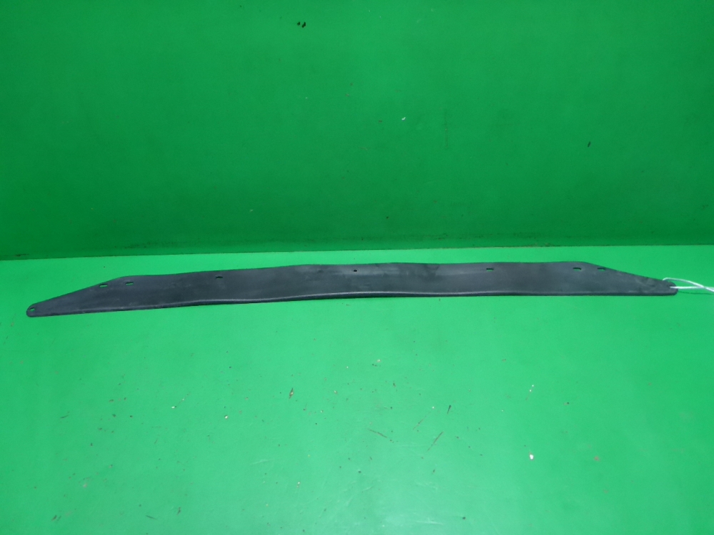 Накладка переднего бампера