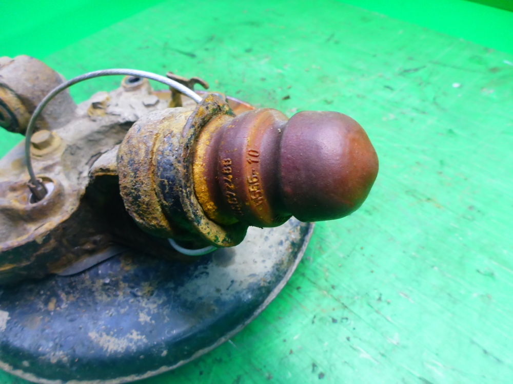 Кулак поворотный задний правый