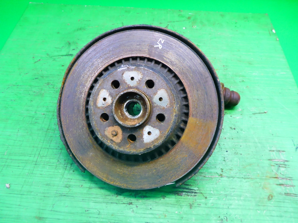 Кулак поворотный задний правый