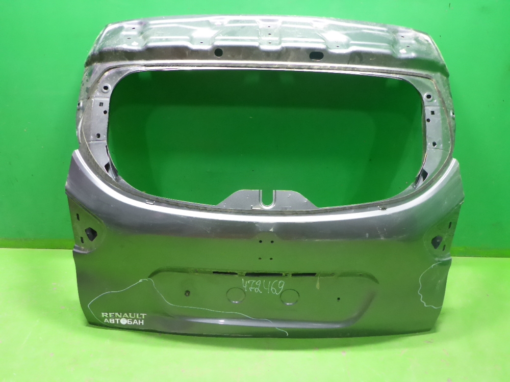 Дверь багажника