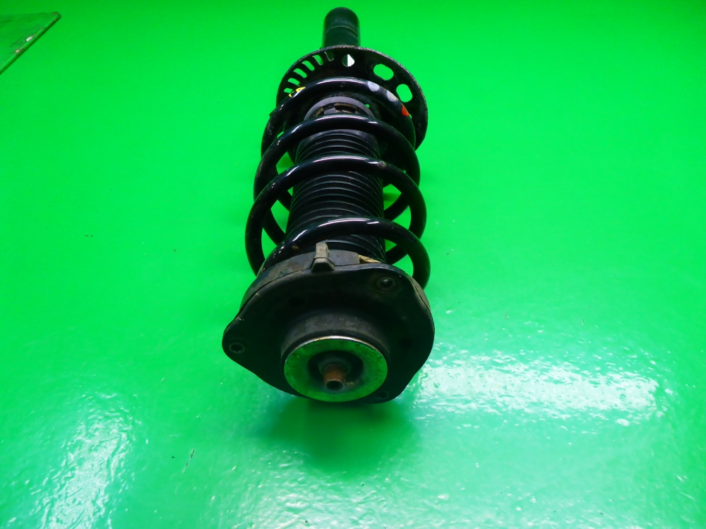 Амортизатор передний правый