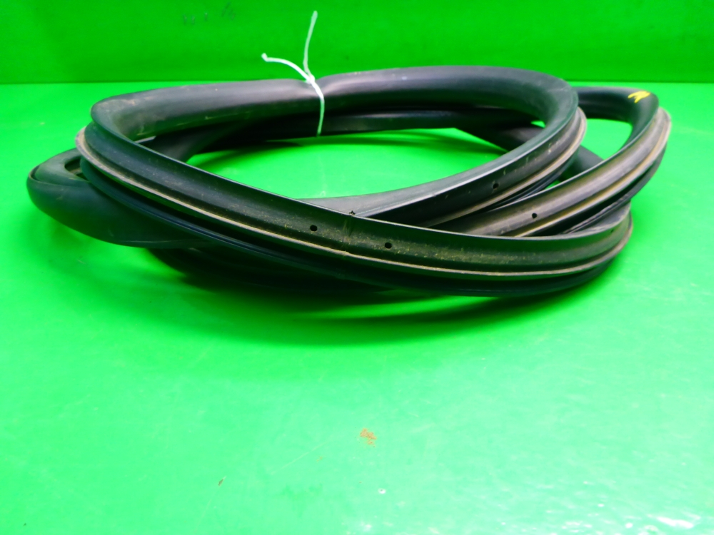 Уплотнитель двери