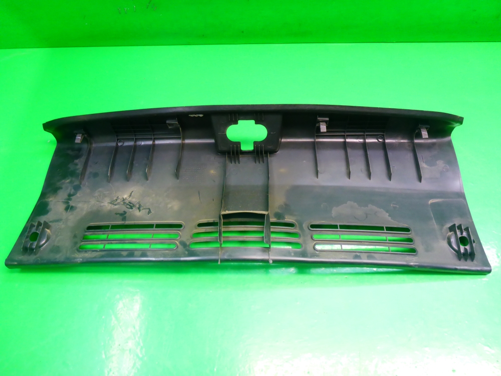 Обшивка багажника