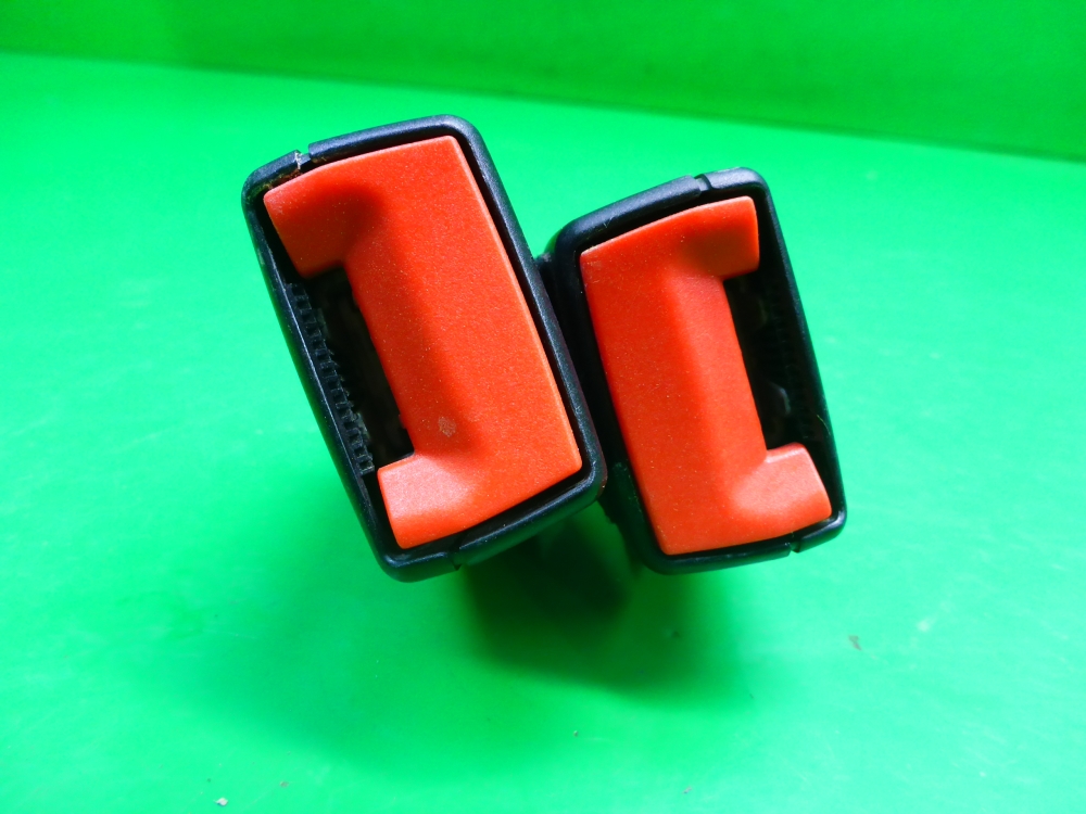 Ответная часть ремня безопасности