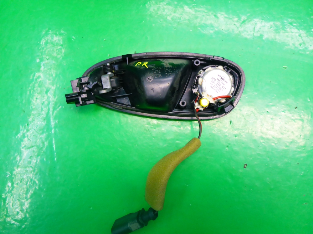 Ручка двери передней внутренняя правая