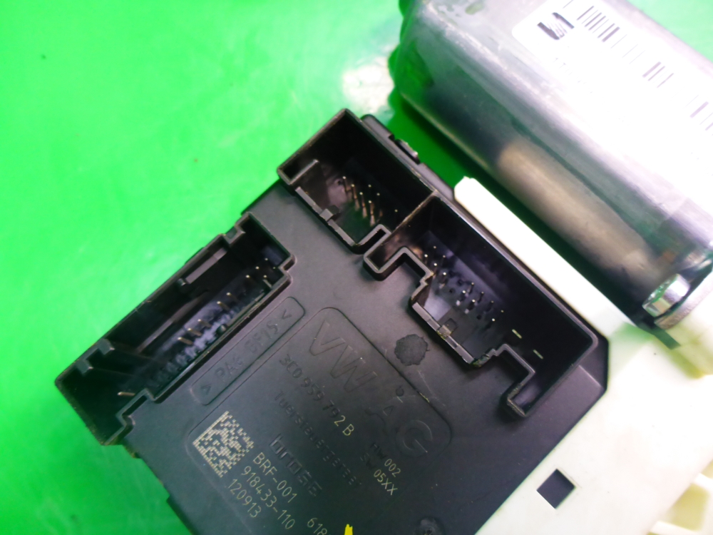 Стеклоподъемник электр. передний правый