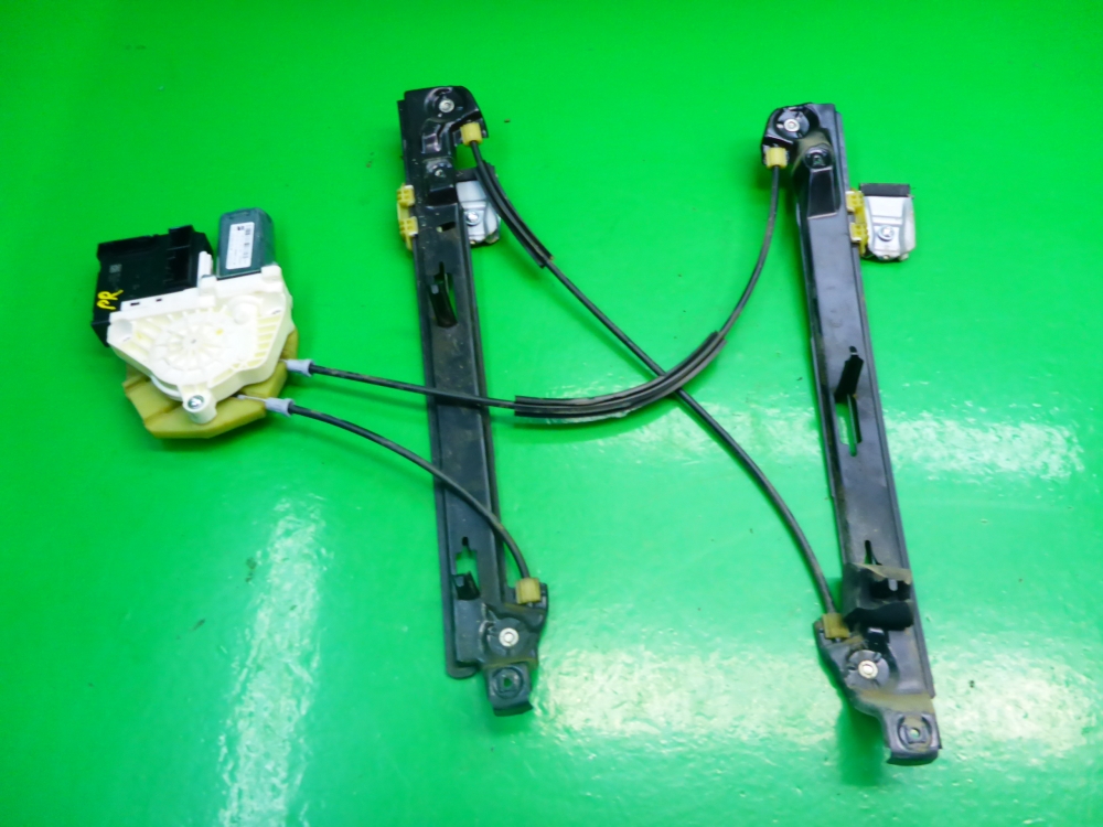 Стеклоподъемник электр. передний правый